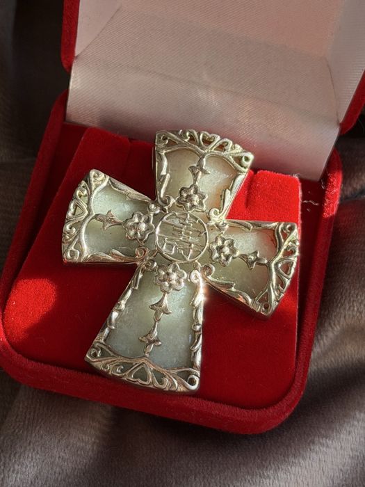 Srebrny krzyż przywieszka