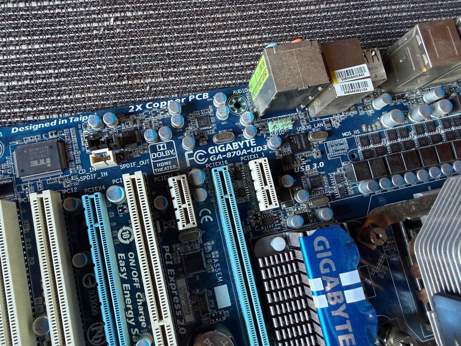 GA-870A-UD3 + Phenom II X4 965 BE + 16Гб DDR3