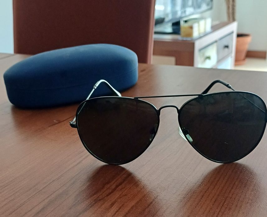 Óculos da Hawkers originais praticamente novos usados uma vez.