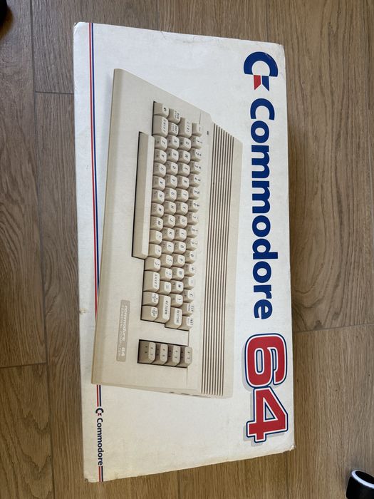 Commodore 64 C64 + oryginalne pudełko + zasilacz