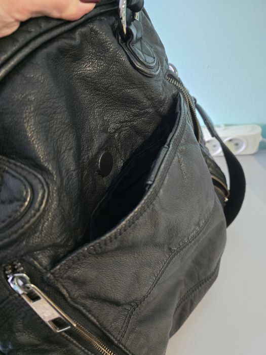 Шкіряна сумка чорна .