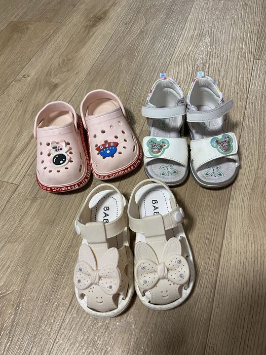 Босоніжки/ крокси