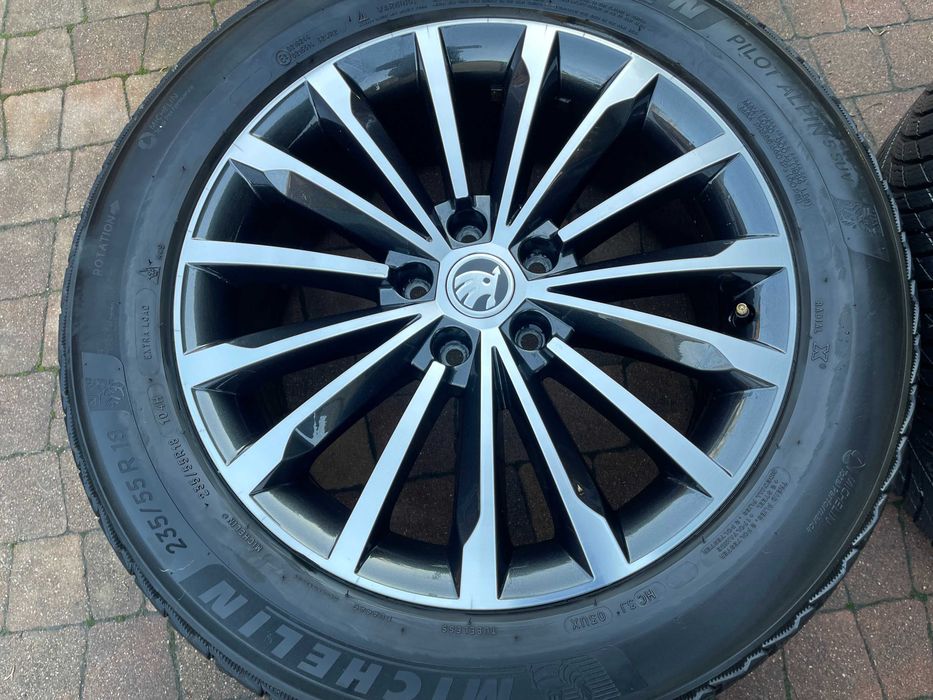3994. Koła zimowe Skoda Kodiaq oryginalne 5x112 235/55/18 2023r 8mm