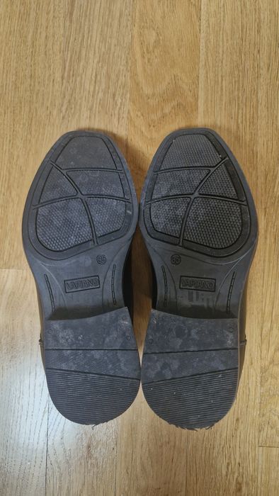 Buty skórzane dla chłopca czarne r. 35 pasek skórzany Gap gratis
