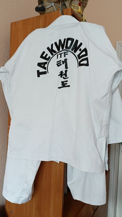 Костюм, добок для Taekwondo