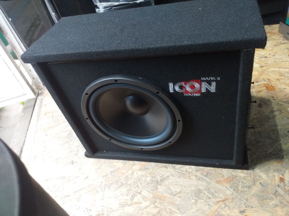 Активний автомобільний сабвуфер