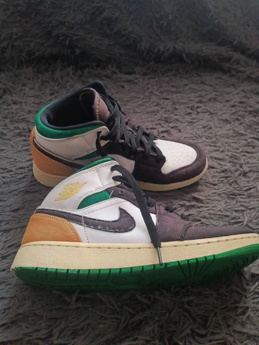 Air Jordan 1 Mid Oakland Laser Orange Lucky Green