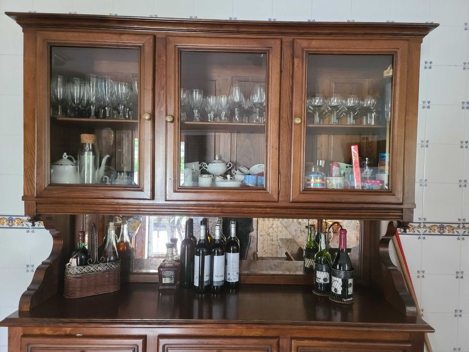 Louceiro de cozinha, estilo Luis  Filipe em bom estado de conservação