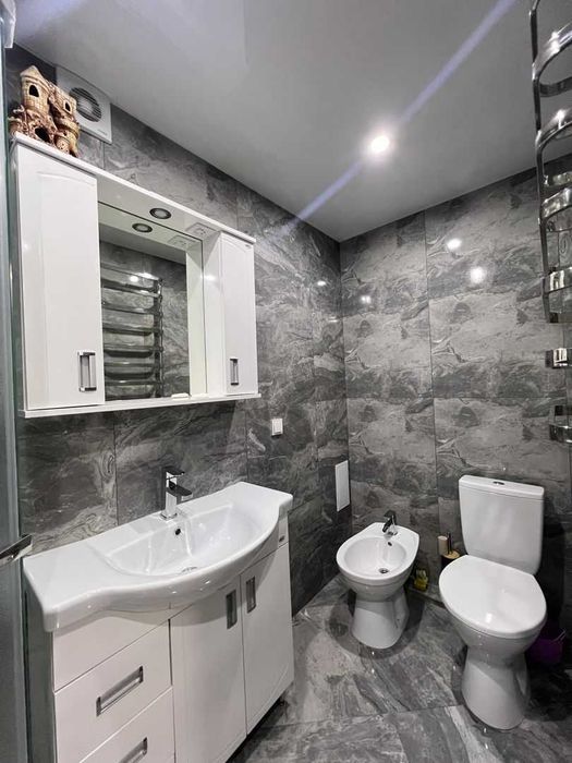 1но з сучасним ремонтом неподалік 8 школи