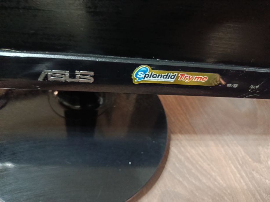 Монітор Asus 18,5