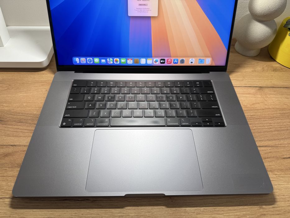 MacBook Pro 16 2021 M1 Pro 16Gb 512Gb Space 95%: 40 999 грн