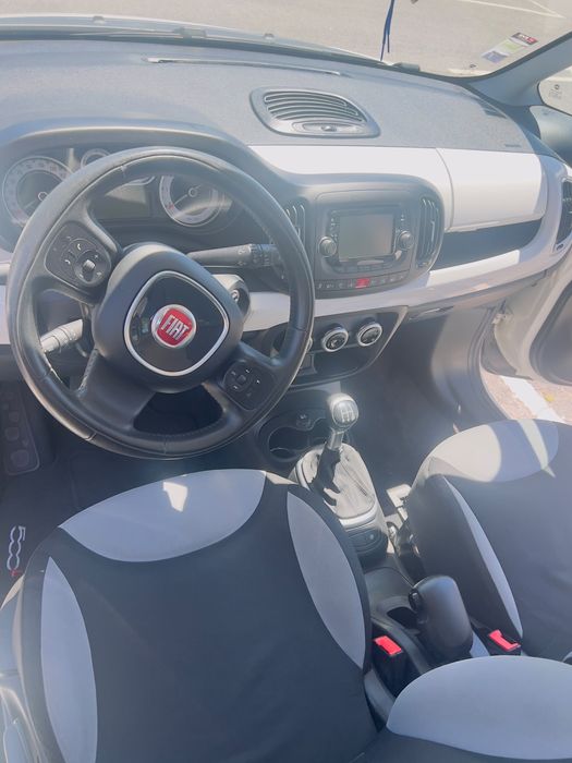 Carro  Fiat 500 L