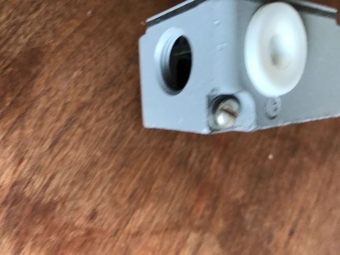 Выключатель концевой ВПК-2111-БУ2 Втулка с фиксатором Camozz: 100 грн ...