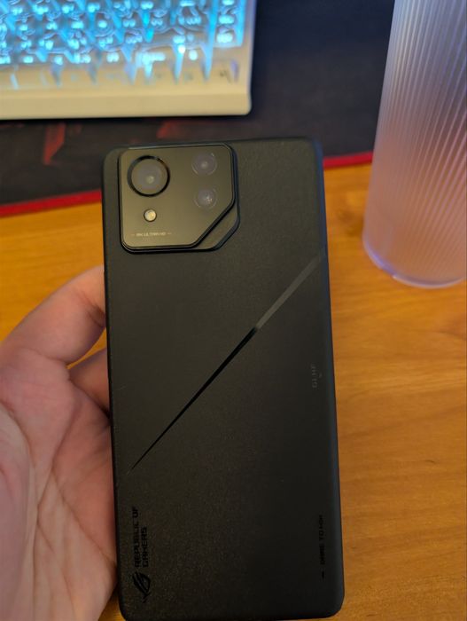 ASUS ROG Phone 8 Pro