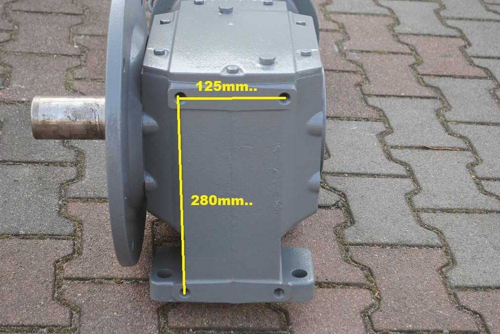 Motoreduktor kątowy 7.5kw. 98obr./min