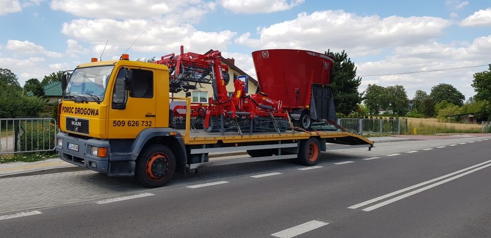 Laweta autolaweta transport holowanie pomoc drogowa ciągnik turobin