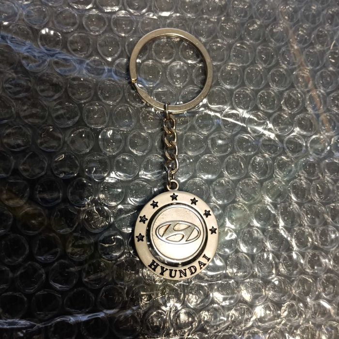 Автомобильный брелок Hyundai металл