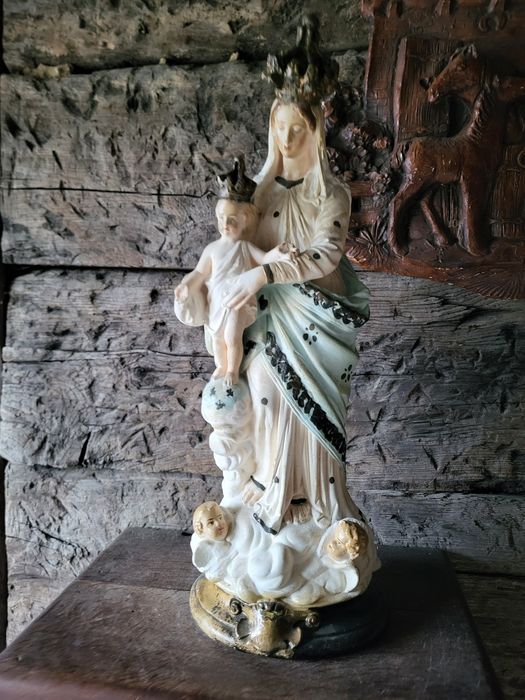 Stara figurka Maryja Zwycięska Matka Boża