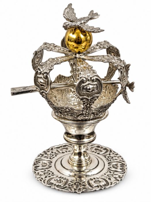 Arte Sacra - Atributos das festas do Espírito Santo nos Açores