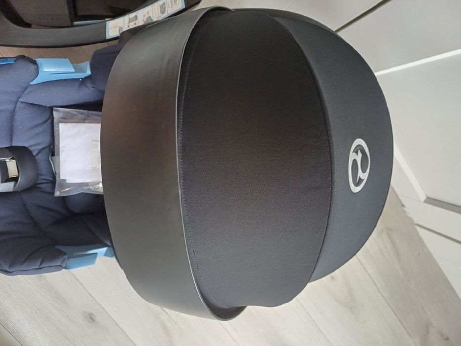 Fotelik z bazą Cybex Aton 5 i baza 2fix