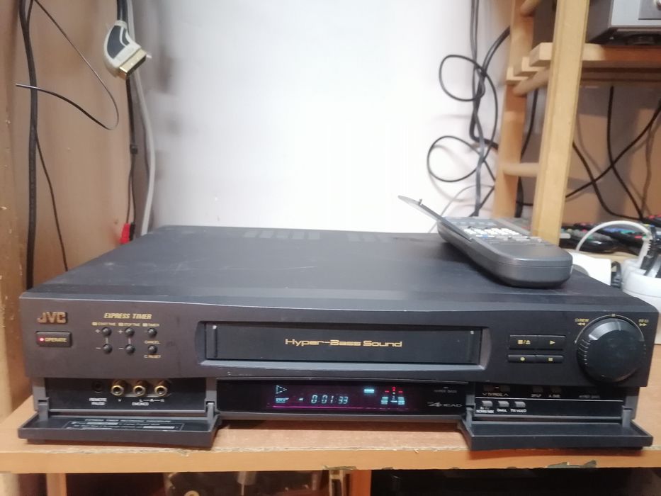 Magnetowid VHS JVC HR-J605EG  hi-fi stereo pilot