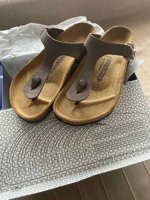 Sandálias como Novas em caixa