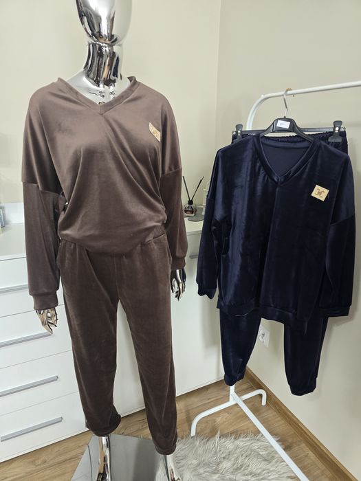 Dresy damskie welurowe