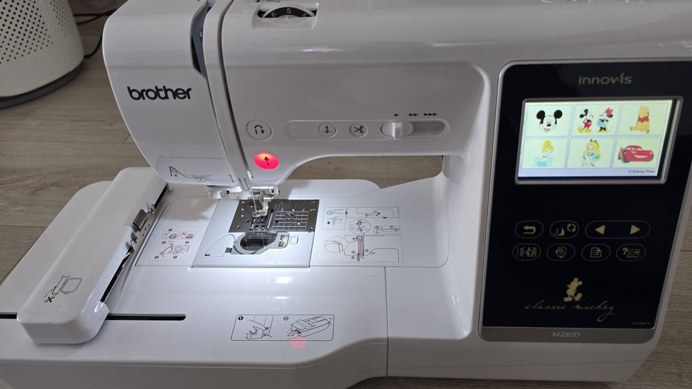 Maszyno-hafciarka Brother M280D