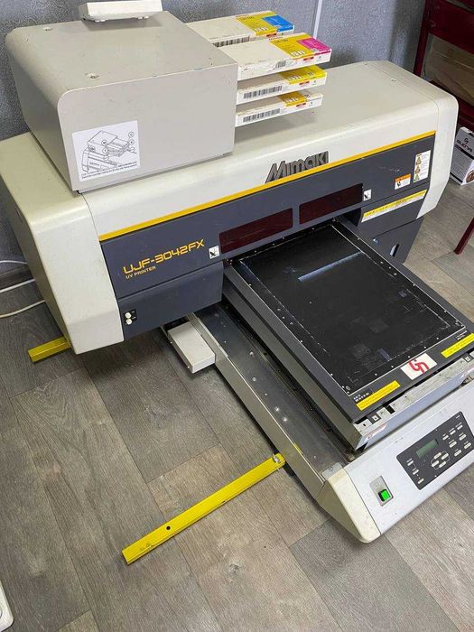 ТЕРМІНОВО Настільний ультрафіолетовий принтер Mimaki UJF-3042FX