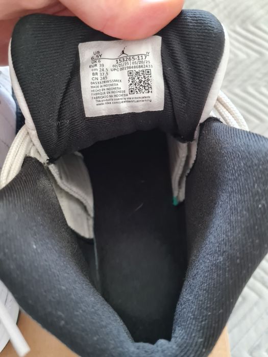Buty JORDAN 12 RETRO r. 39