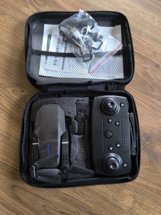 Dron 4K E88 z kamerą HD WiFi FPV składany RC Quadrotor dla dzieci