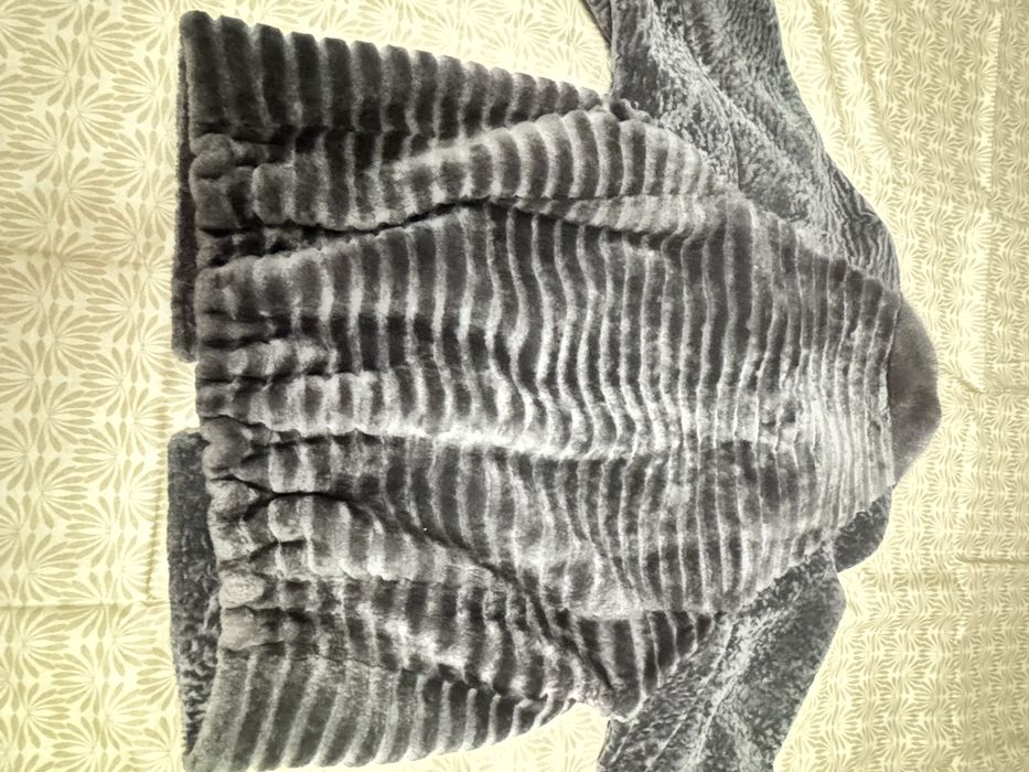 Шуба мутон сіро попелястого кольору