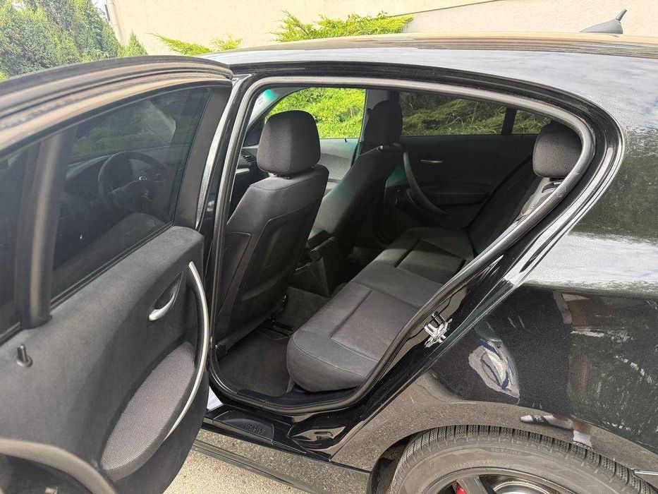 BMW E87 1 seria 2006 BENZYNA