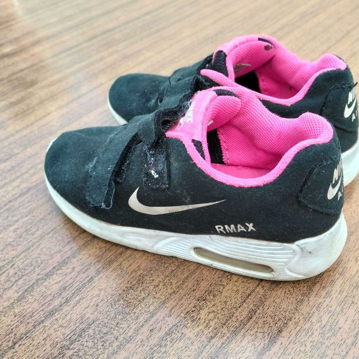 Tenis criança de Nike 28