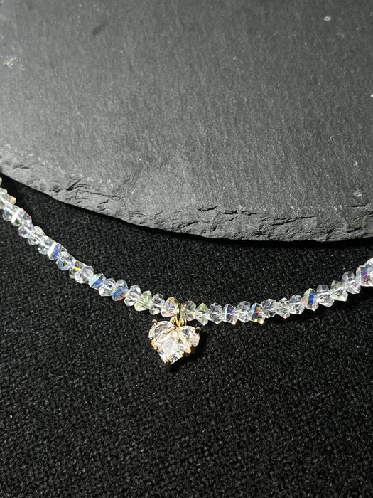 Delikatny choker „Miłość” z kryształu.
