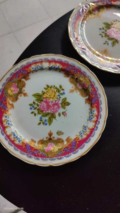 Pratos decorativos antigos