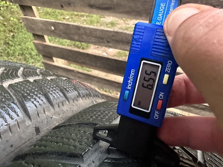 Шини зима 235/55 R19 Dunlop резина бу склад база