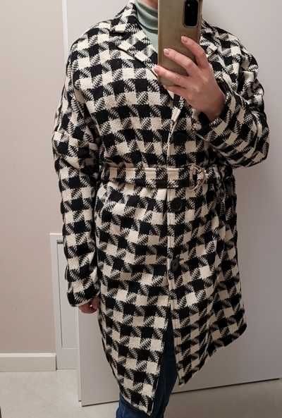 Kremowo-czarny płaszcz w pepitkę z wełną, paskiem, Bik Bok, L (40)