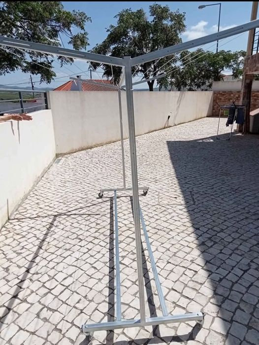 Estendal grande com rodas novos