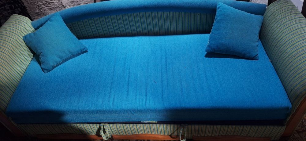 Rozkładana sofa z możliwością spania