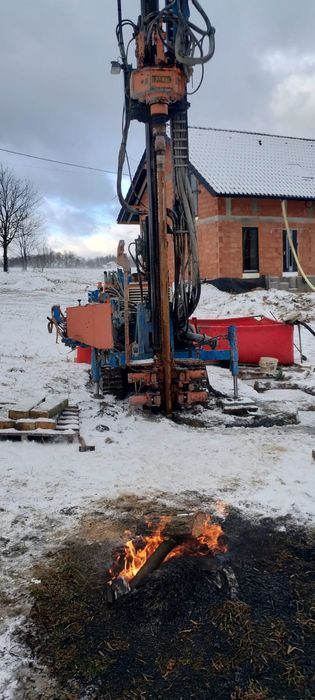 Czyszczenie studni kopanych oraz głębinowych/Wiercenie studni głębinowych.