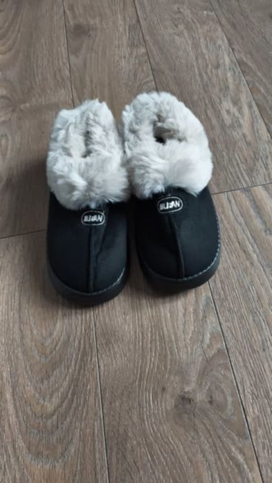 Продам взуття розмір 40, маломірять 24, 5см устілка