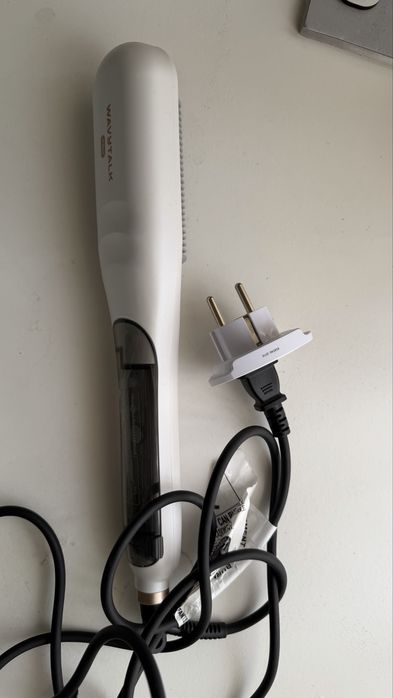 Escova Wavy Talk Pro steam hair straightener
