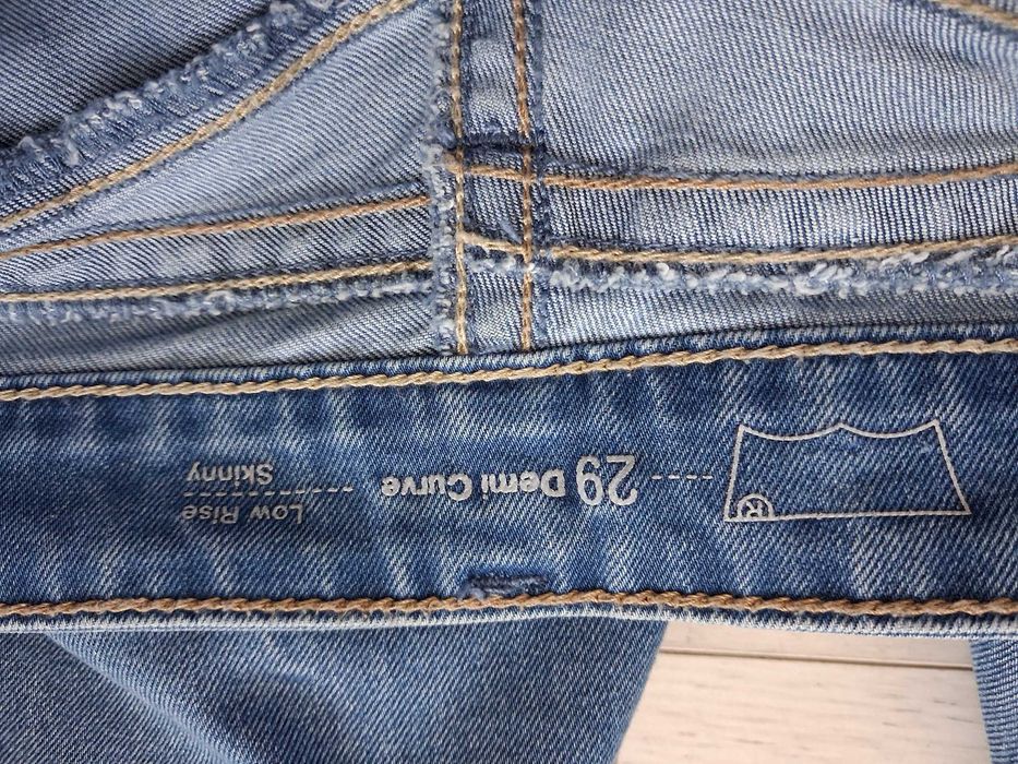 jeansy damskie levis rozm. 29/32 nowe