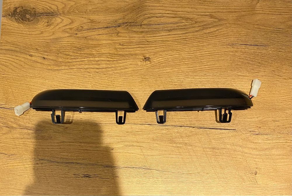 Kierunkowskazy (ledowe)dynamiczne w lusterko. Golf 5, Passat B6, Eos