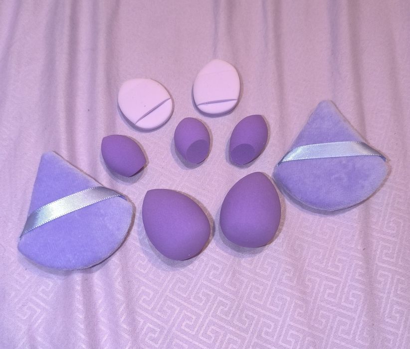 Новий набір спонжів для макіяжу; спонжи, спонжы