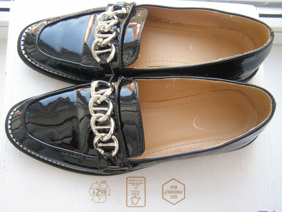 Лаковые туфли лоферы mulanka