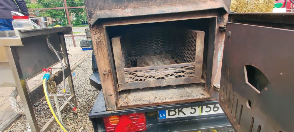 Продам смокер, BBQ, шедевр інженерної думки і зварювальної майстерності.
