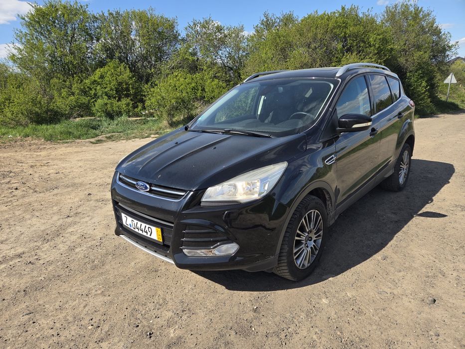 Ford kuga 2013 rok Titanium Lekko uszkodzony