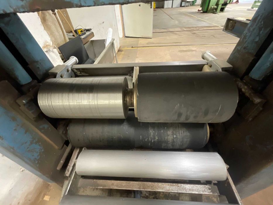 Прес меблевого щита необмеженої довжини з ТВЧ, Пресс мебельного щита